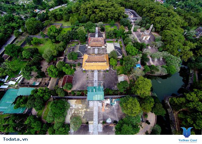 Lăng mộ của vị vua 103 vợ mà không con Tự Đức - Ảnh 2 Lăng mộ của vị vua 103 vợ mà không con Tự Đức - Ảnh 2