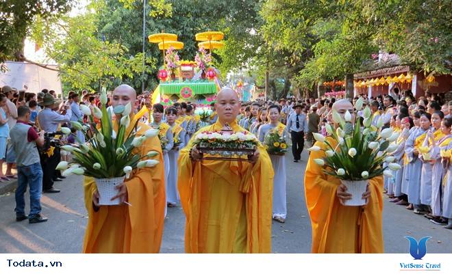 Lễ Mộc dục- tắm Phật và rước Phật Tại Huế - Ảnh 2 Lễ Mộc dục- tắm Phật và rước Phật Tại Huế - Ảnh 2