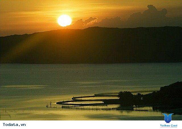 Trải lòng khám phá trọn xứ Hoa Vàng Cỏ Xanh thơ mộng - Ảnh 2 Trải lòng khám phá trọn xứ Hoa Vàng Cỏ Xanh thơ mộng - Ảnh 2