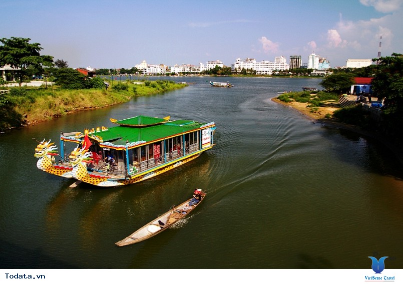 Vẻ đẹp bên dòng Sông Hương xứ Huế - Ảnh 2 Vẻ đẹp bên dòng Sông Hương xứ Huế - Ảnh 2