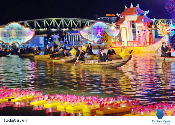 Vẻ đẹp bên dòng Sông Hương xứ Huế - Ảnh 3 Vẻ đẹp bên dòng Sông Hương xứ Huế - Ảnh 3