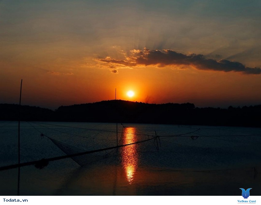 Biển Hồ TNưng giữa mảnh đất đầy nắng gió Tây Nguyên Hình ảnh 1 Biển Hồ TNưng giữa mảnh đất đầy nắng gió Tây Nguyên Hình ảnh 1