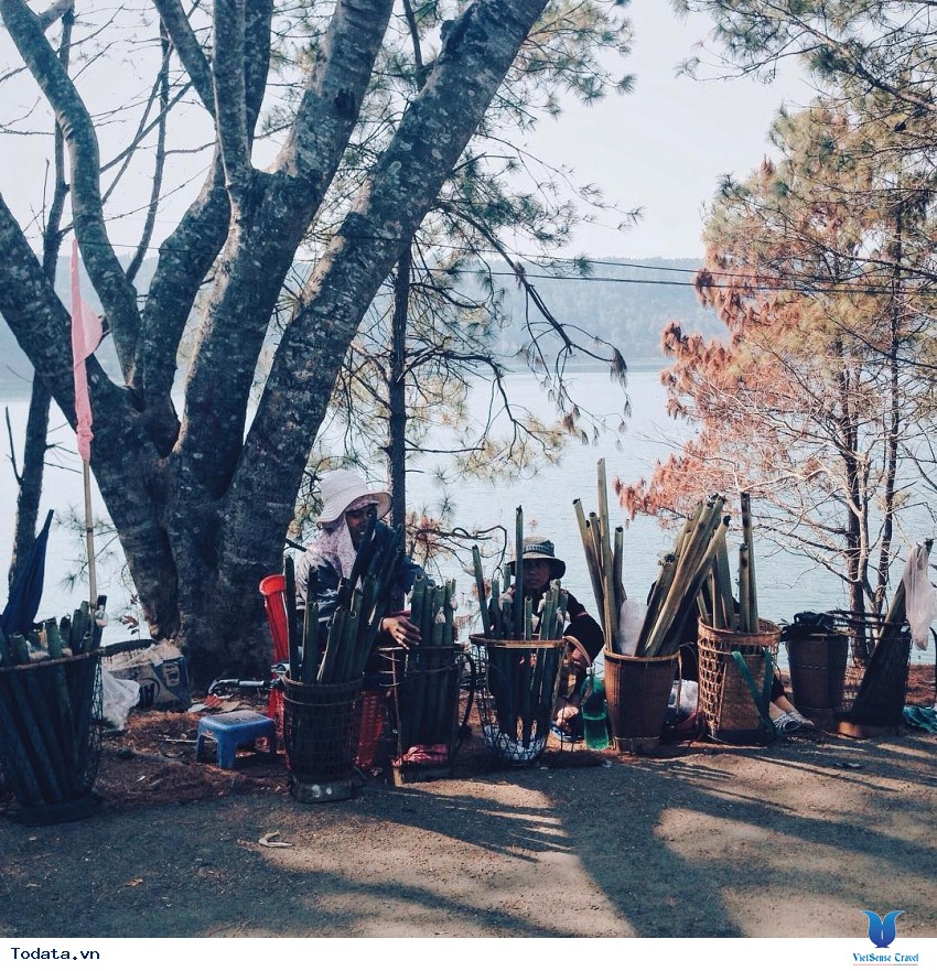 Biển Hồ TNưng giữa mảnh đất đầy nắng gió Tây Nguyên Hình ảnh 4 Biển Hồ TNưng giữa mảnh đất đầy nắng gió Tây Nguyên Hình ảnh 4