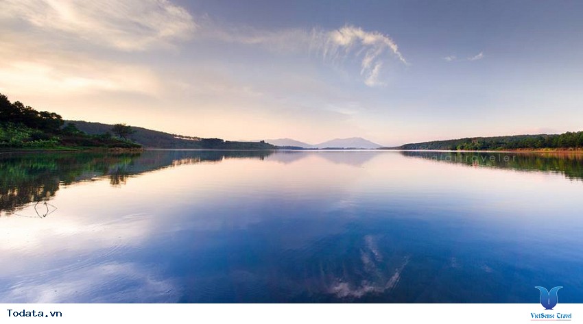 Biển Hồ Tnưng xanh ngắt ở Pleiku Hình ảnh 1