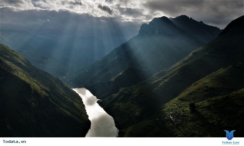 Bình minh trên đỉnh Mã Pì Lèng Hình ảnh 1 Bình minh trên đỉnh Mã Pì Lèng Hình ảnh 1