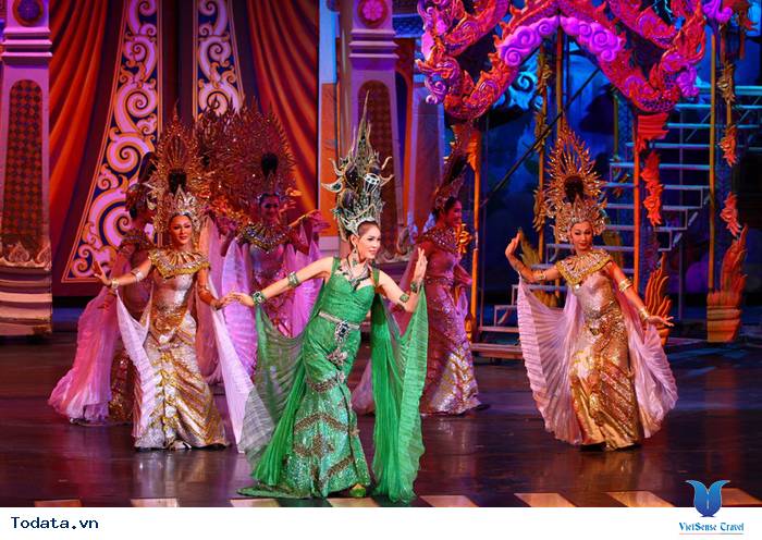 Bước lạc vào show chuyển giới Thái Lan đẹp mê hồn Hình ảnh 1