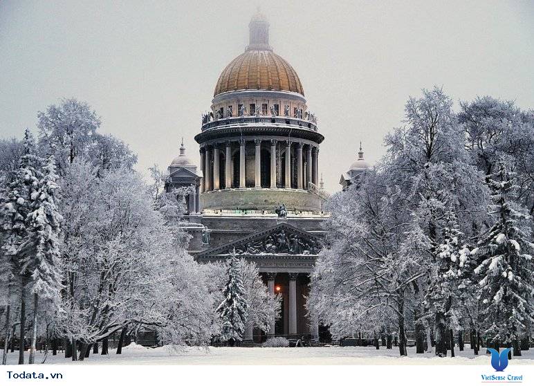 Cảnh đẹp trắng xóa tại nhà thờ Saint Isaac vào mùa đông Hình ảnh 3