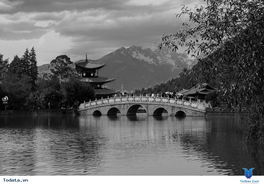 Công Viên Hắc Long Đàm Với Dáng Vẻ Đậm Nét Trung Hoa Hình ảnh 8