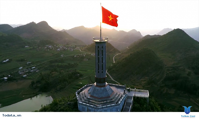 Cột Cờ Lũng Cú Nơi Địa Đầu Tổ Quốc Hình ảnh 1