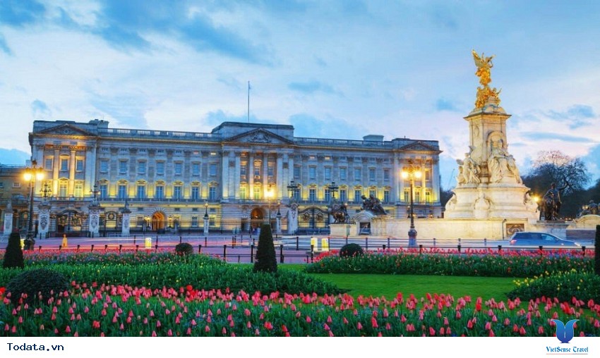 Cuộc sống xa hoa ở cung điện Buckingham Hình ảnh 1