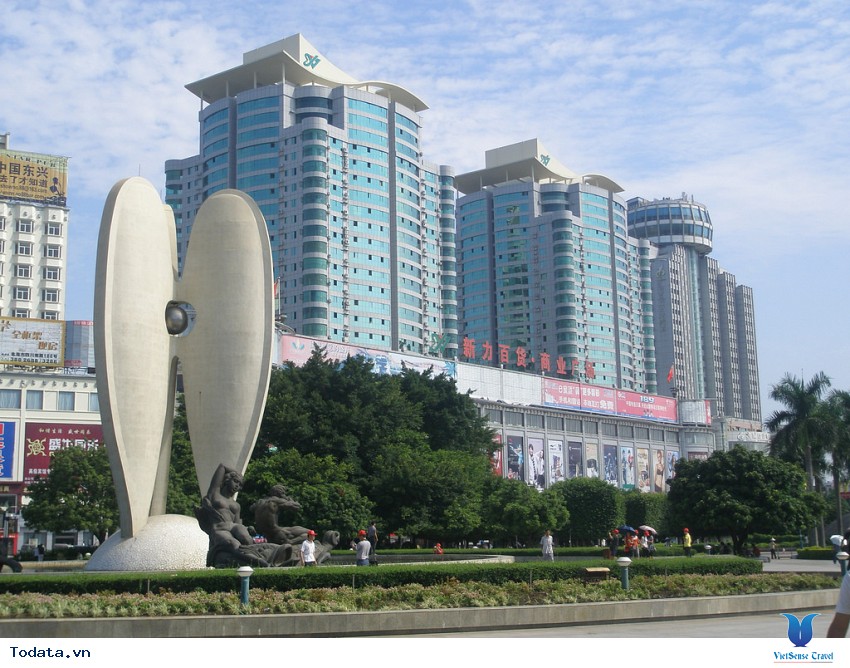 Dạo Chơi Trên Quảng Trường Vịnh Bắc Bộ Hình ảnh 2