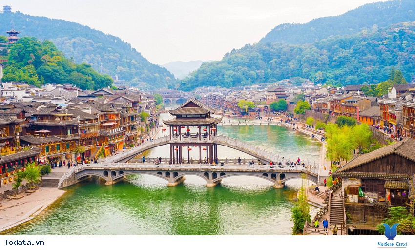 Điểm Đến Hút Khách Nhất Phượng Hoàng Cổ Trấn Hình ảnh 5