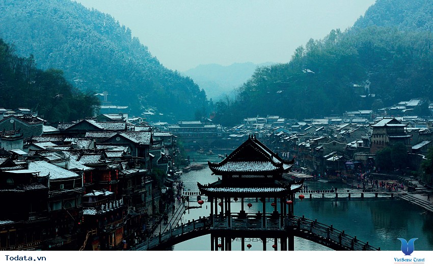 Điểm Đến Hút Khách Nhất Phượng Hoàng Cổ Trấn Hình ảnh 3