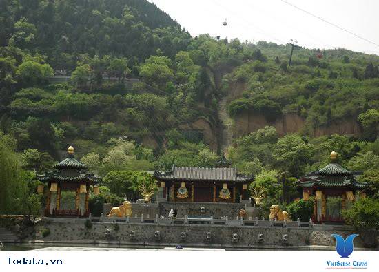 Hoa Thanh Trì- Suối Tắm Nước Nóng Của Đường Minh Hoàng Hình ảnh 3