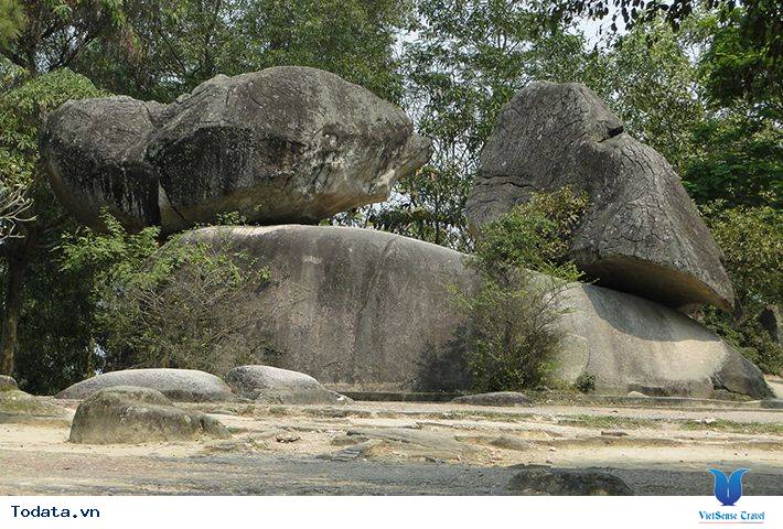 Hòn Trống Mái Hình ảnh 2