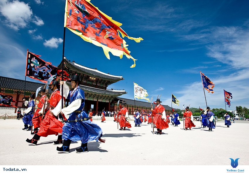 Khám Phá Kiến Trúc Đặc Biệt Của Nhà Xanh Hàn Quốc Hình ảnh 3