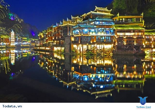 Khám Phá Kiến Trúc Tinh Tế Của Bắc Môn Cổ Thành Hình ảnh 2