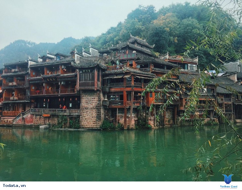 Khám Phá Kiến Trúc Tinh Tế Của Bắc Môn Cổ Thành Hình ảnh 3