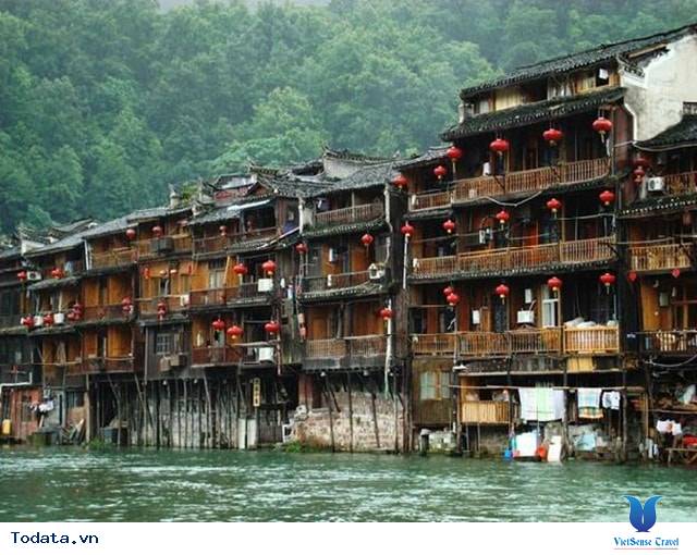 Khám Phá Kiến Trúc Tinh Tế Của Bắc Môn Cổ Thành Hình ảnh 4