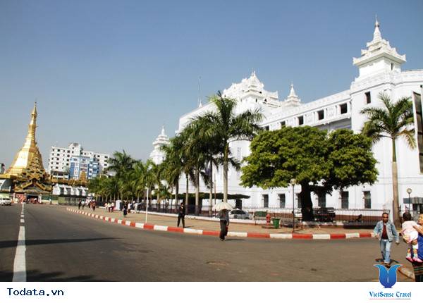 Kiến trúc Miến Điện khắc trên Tòa Thị Chính Thành Phố Yangon Myanmar Hình ảnh 3 Kiến trúc Miến Điện khắc trên Tòa Thị Chính Thành Phố Yangon Myanmar Hình ảnh 3