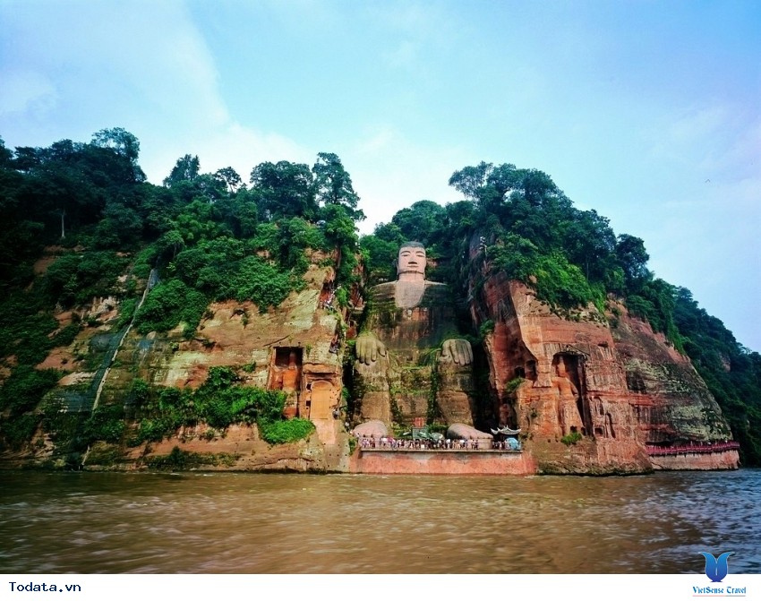 Lạc Sơn Đại Phật, Kỳ Tích Nơi Vách Đá Hình ảnh 2