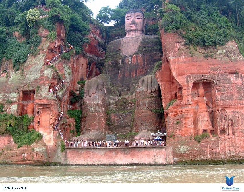 Lạc Sơn Đại Phật, Kỳ Tích Nơi Vách Đá Hình ảnh 3
