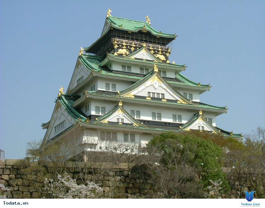 Lâu Đài Osaka bên công viên Sakura Hình ảnh 2