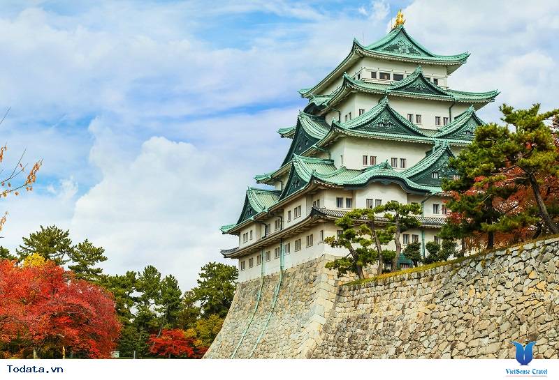 Lâu Đài Osaka bên công viên Sakura Hình ảnh 1