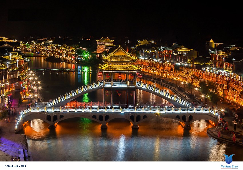 Lầu Phong Thủy Hồng Kiều, Cái Hồn Của Phượng Hoàng Cổ Trấn Hình ảnh 4