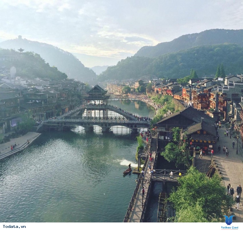 Lầu Phong Thủy Hồng Kiều, Cái Hồn Của Phượng Hoàng Cổ Trấn Hình ảnh 2