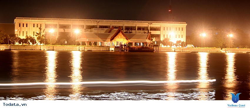 Lung linh huyền ảo với khi đêm đến ở Sông Chao Phraya Thái Lan Hình ảnh 8 Lung linh huyền ảo với khi đêm đến ở Sông Chao Phraya Thái Lan Hình ảnh 8