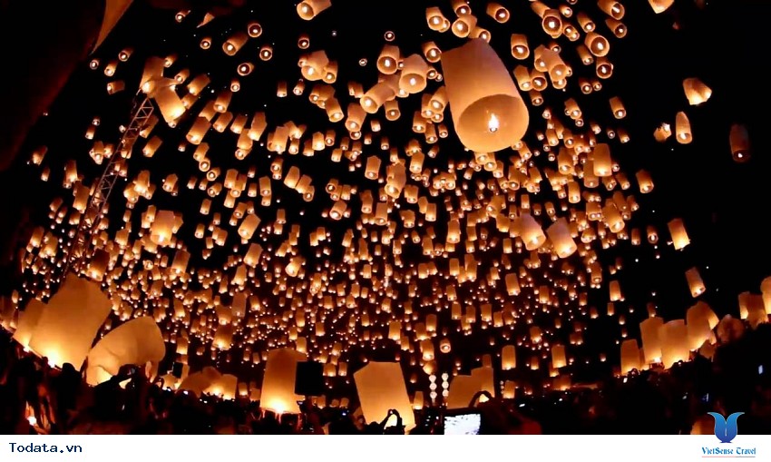 Ngắm đèn trời trong lễ hội Loy Krathong tại Chiang Mai Hình ảnh 2 Ngắm đèn trời trong lễ hội Loy Krathong tại Chiang Mai Hình ảnh 2
