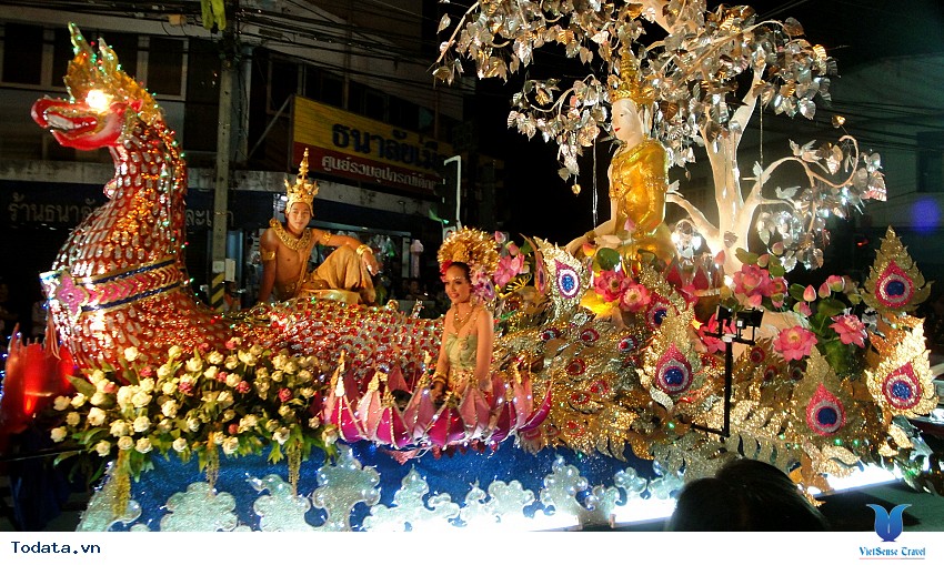 Ngắm đèn trời trong lễ hội Loy Krathong tại Chiang Mai Hình ảnh 20 Ngắm đèn trời trong lễ hội Loy Krathong tại Chiang Mai Hình ảnh 20
