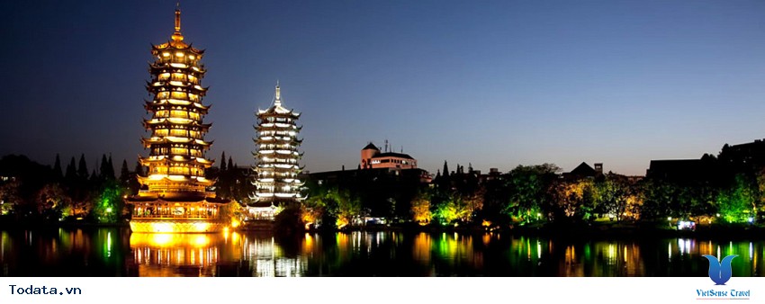 Ngắm Nhật Nguyệt Song Tháp Khi Đêm Về Hình ảnh 3