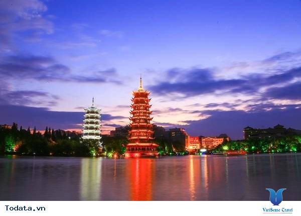 Ngắm Nhật Nguyệt Song Tháp Khi Đêm Về Hình ảnh 6