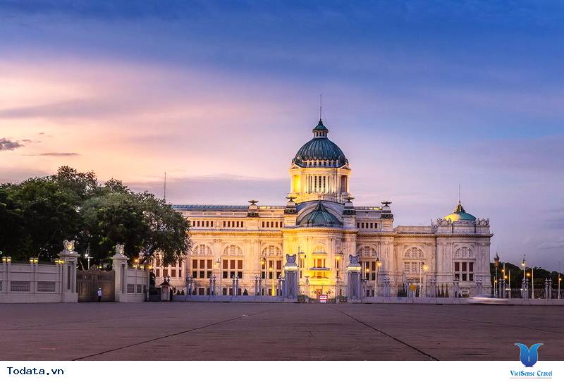 Ngắm vẻ đẹp hàng trăm năm tuổi của Cung Điện Đá Trắng Hình ảnh 2