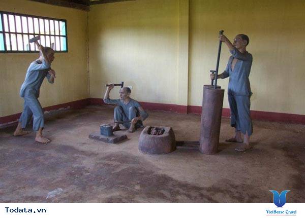 Nhà đày Buôn Ma Thuột, nơi giáo dục truyền thống yêu nước Hình ảnh 1 Nhà đày Buôn Ma Thuột, nơi giáo dục truyền thống yêu nước Hình ảnh 1