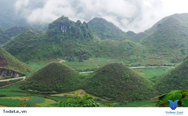 Núi Đôi Cô Tiên Trong Sương Sớm Hình ảnh 2