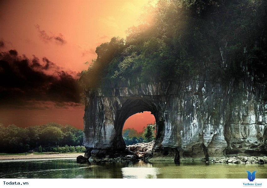 Núi Vòi Voi - Elephant Trunk Hill điểm thăm quan sinh thái Hình ảnh 1