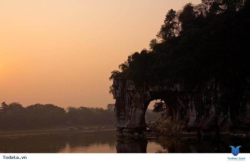 Núi Vòi Voi - Elephant Trunk Hill điểm thăm quan sinh thái Hình ảnh 2