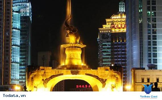 Quảng trường Ngũ tượng Nam Ninh Trung Quốc Hình ảnh 1