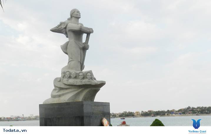 Tượng Đài Mẹ Suốt Hình ảnh 2 Tượng Đài Mẹ Suốt Hình ảnh 2