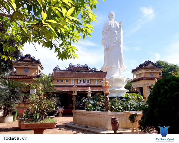 Vẻ đẹp hùng vĩ của chùa Thiên Ấn tại Lý Sơn Hình ảnh 2