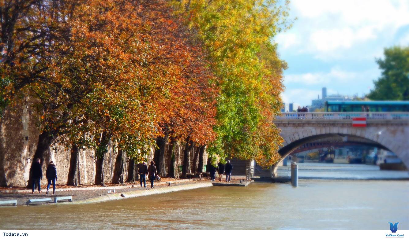 8 thành phố đẹp long lanh vào mùa thu ở Châu Âu - Ảnh 1