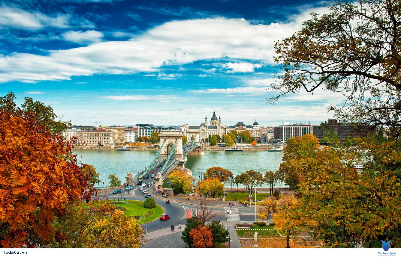 8 thành phố đẹp long lanh vào mùa thu ở Châu Âu - Ảnh 3