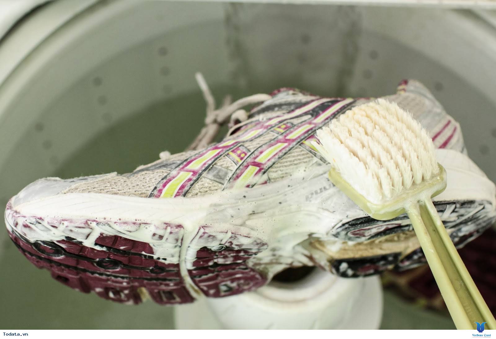 Ai cũng biết giày là một phụ kiện tất yếu của những bạn yêu thể thao - Ảnh 1