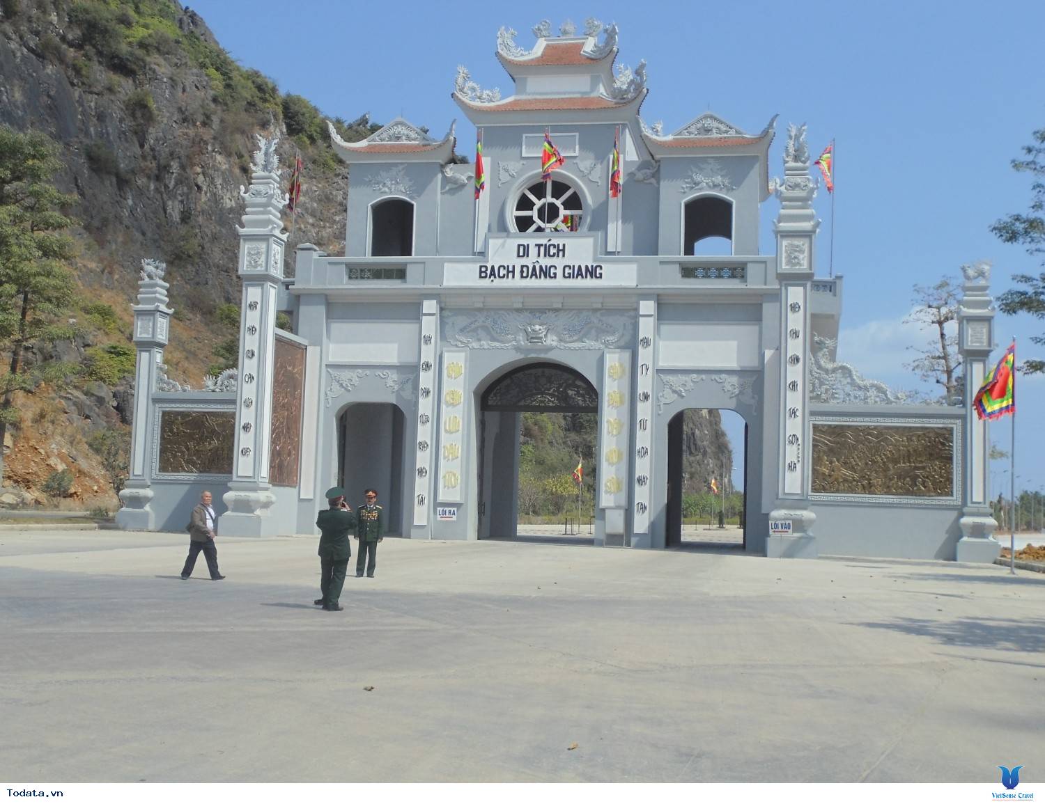 Bạch Đằng Giang, Điểm Đến Tâm Linh Đất Cảng - Ảnh 4 Bạch Đằng Giang, Điểm Đến Tâm Linh Đất Cảng - Ảnh 4