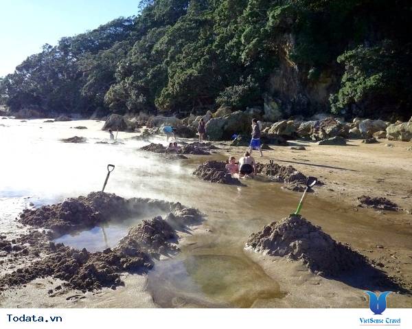 Bãi Suối Nóng ở Côn Đảo