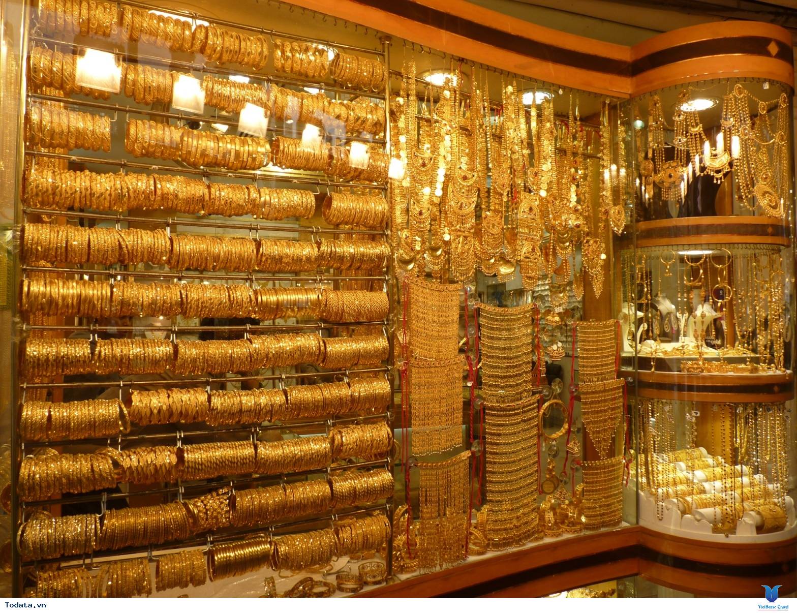 Bạn cần mua quà gì khi tới du lịch Dubai??? - Ảnh 1