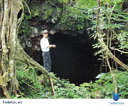 Bất Ngờ Với Hang Núi Lửa lớn Nhất Việt Nam - Ảnh 4